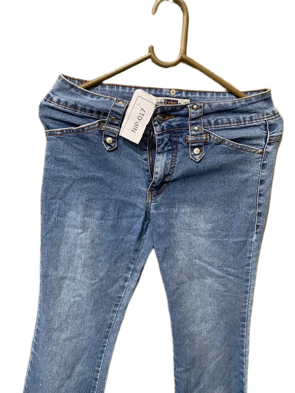 NIP-017 ( Brand: AUTHENTIC CLOTHING )