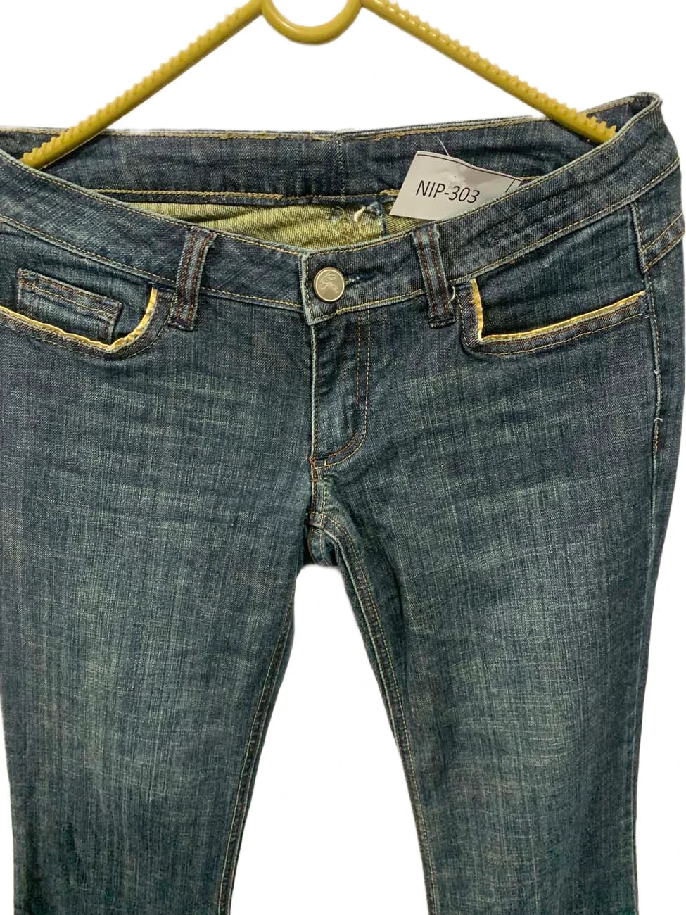 NIP-303 ( Brand: GUESS )