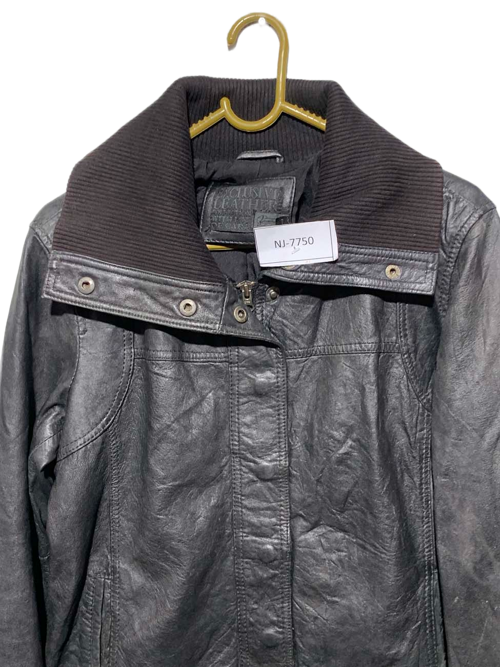 NJ-7750 ( Brand: STRADIVARIUS )
