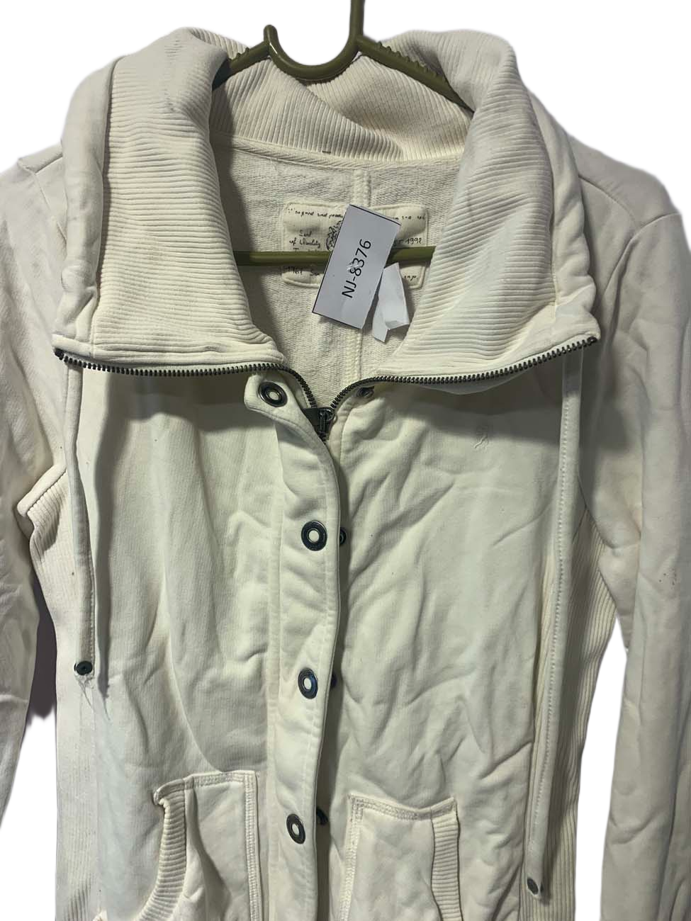 NJ-8376 ( Brand: ESPRIT )