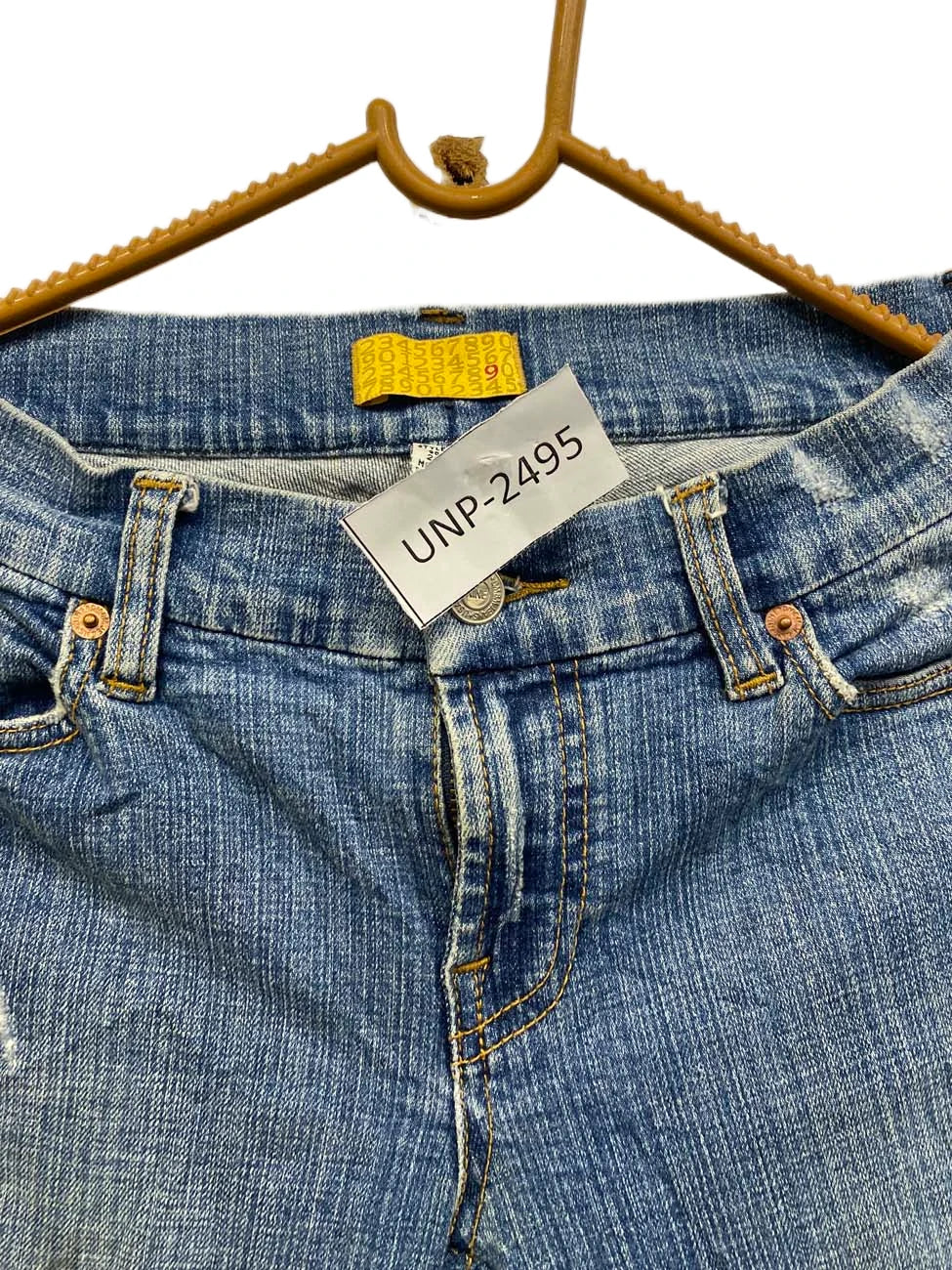 UNP-2495 ( Brand: NINE DMBM JEANS )