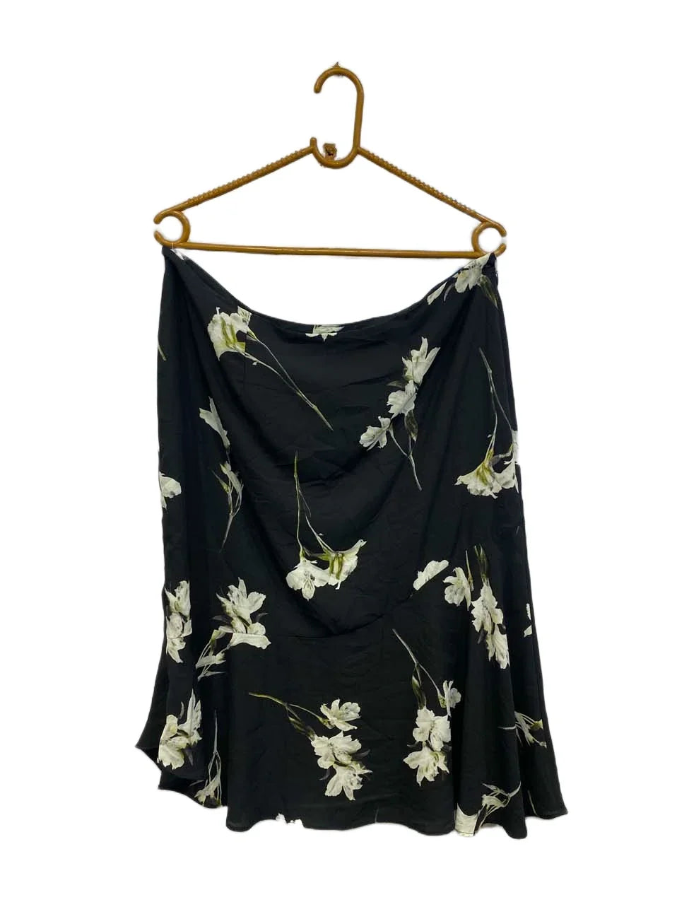 UNS-3872 ( Brand: LE CHATEAU )