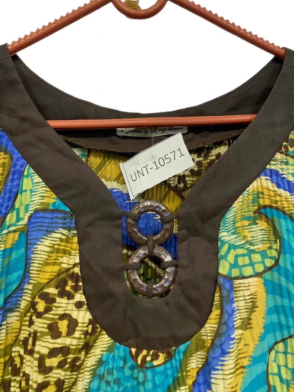 UNT-10571 ( Brand: SIGNATURE BY LARRY LEVINE )