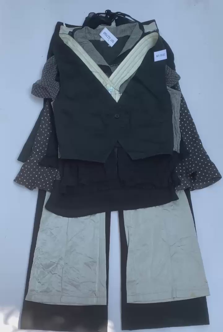 Load video: The Dark &amp; Demure Edit